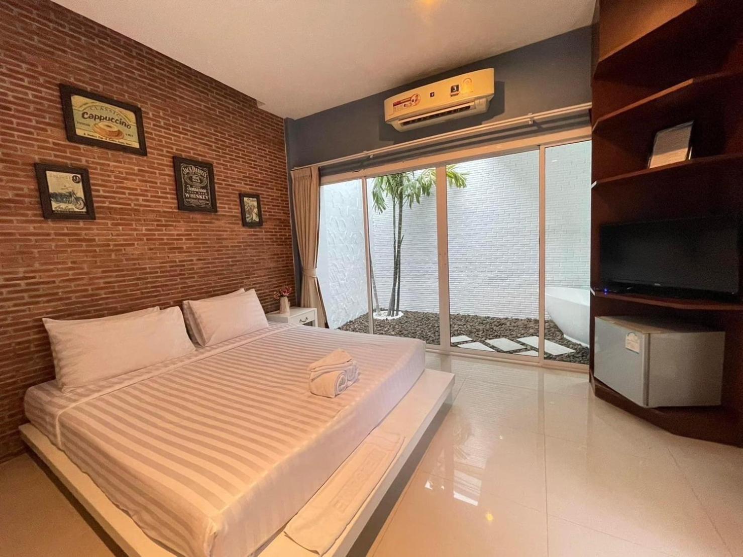Hotel Milano Huahin Extérieur photo