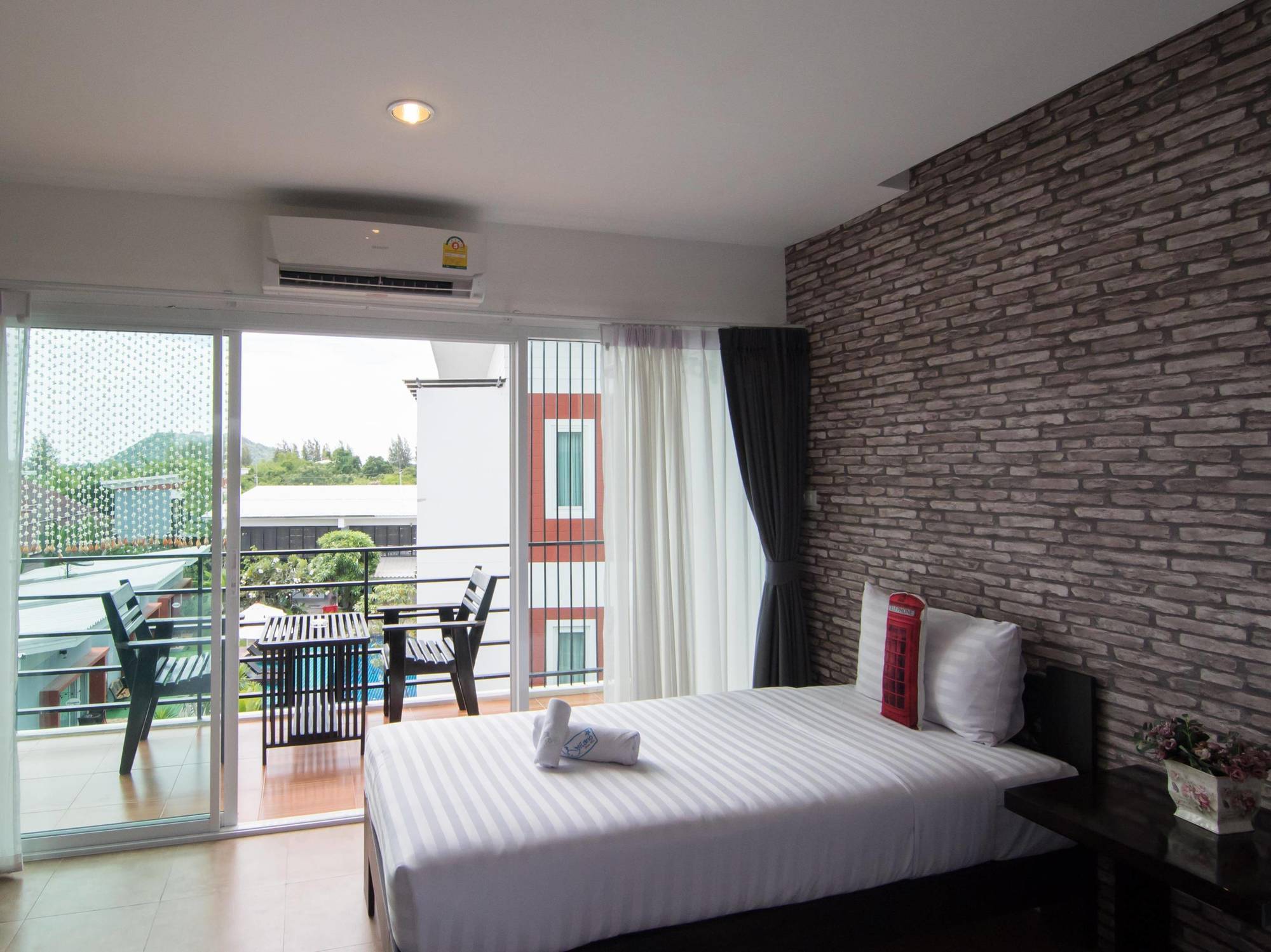 Hotel Milano Huahin Extérieur photo