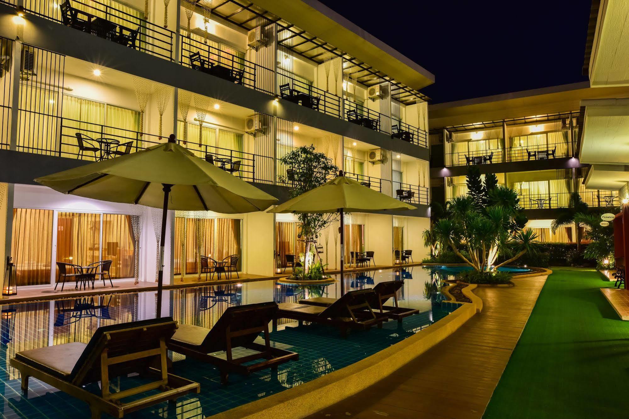 Hotel Milano Huahin Extérieur photo