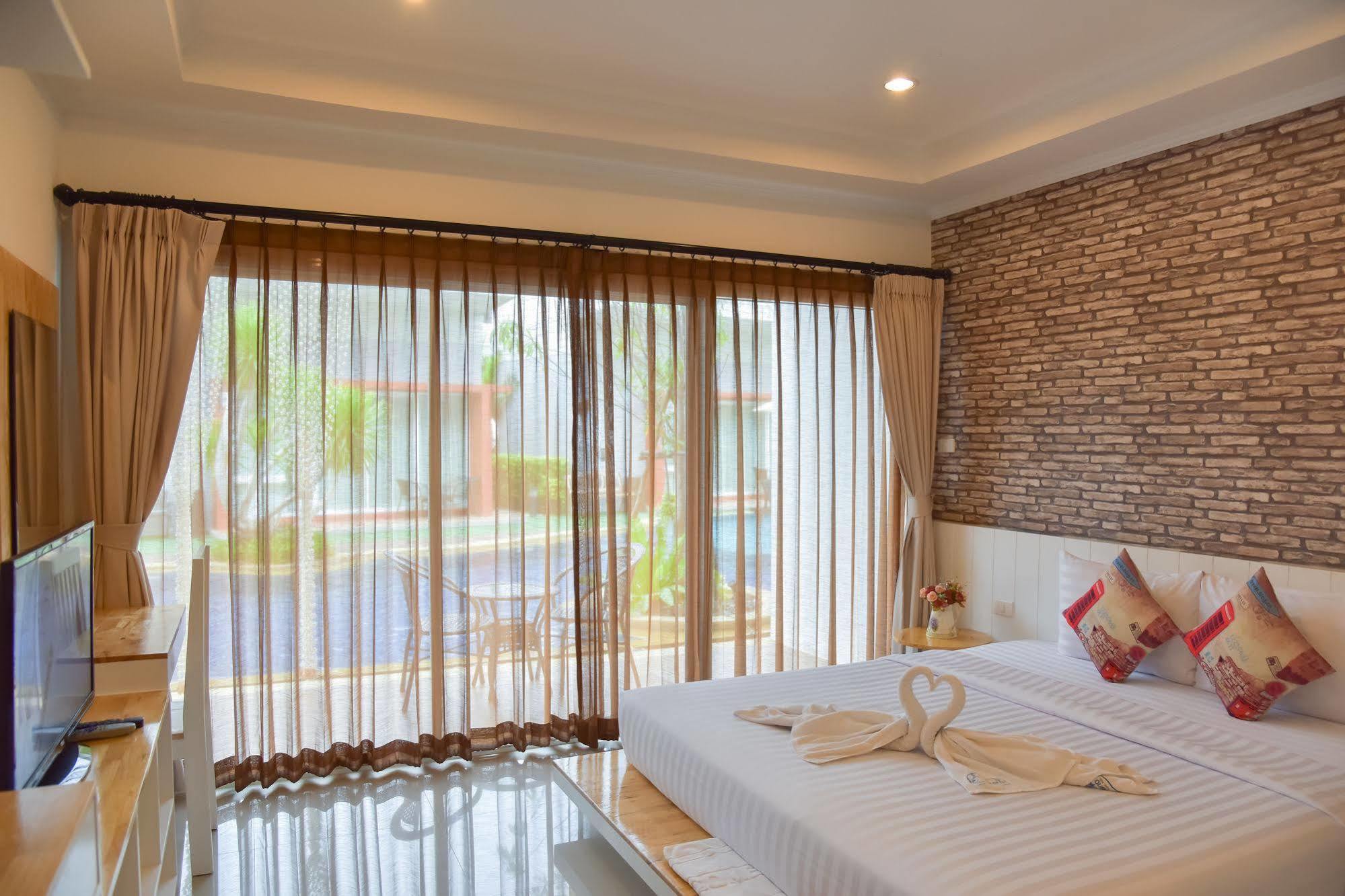 Hotel Milano Huahin Extérieur photo
