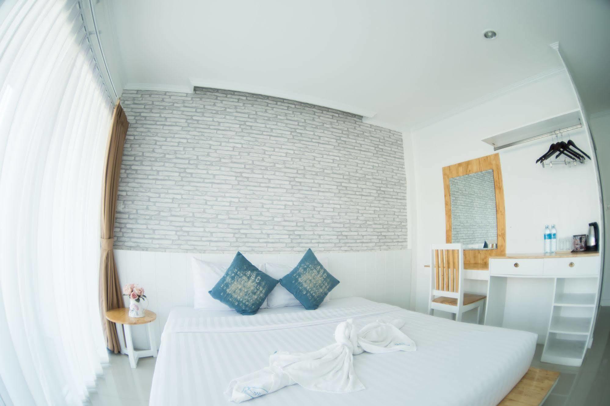 Hotel Milano Huahin Extérieur photo