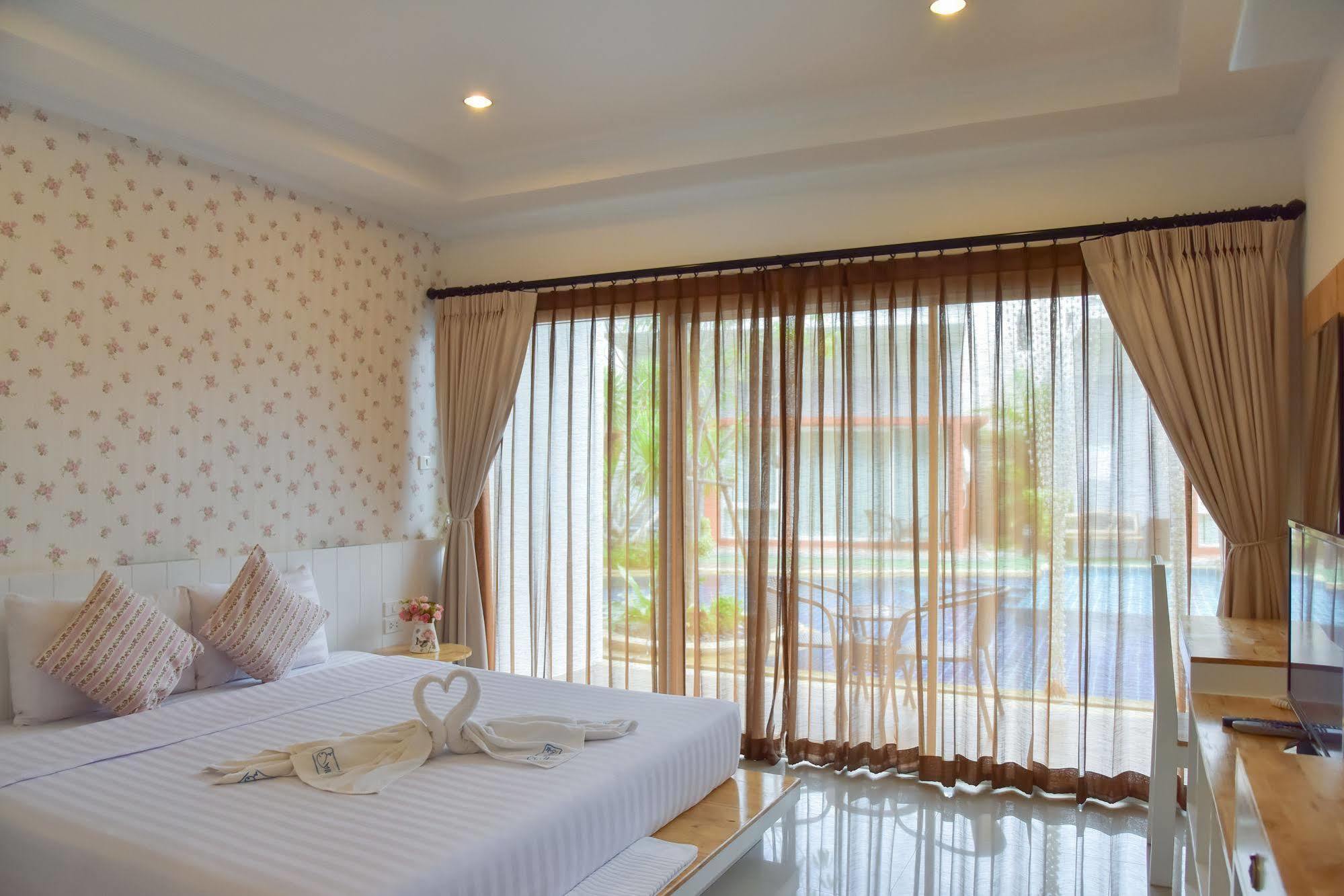 Hotel Milano Huahin Extérieur photo