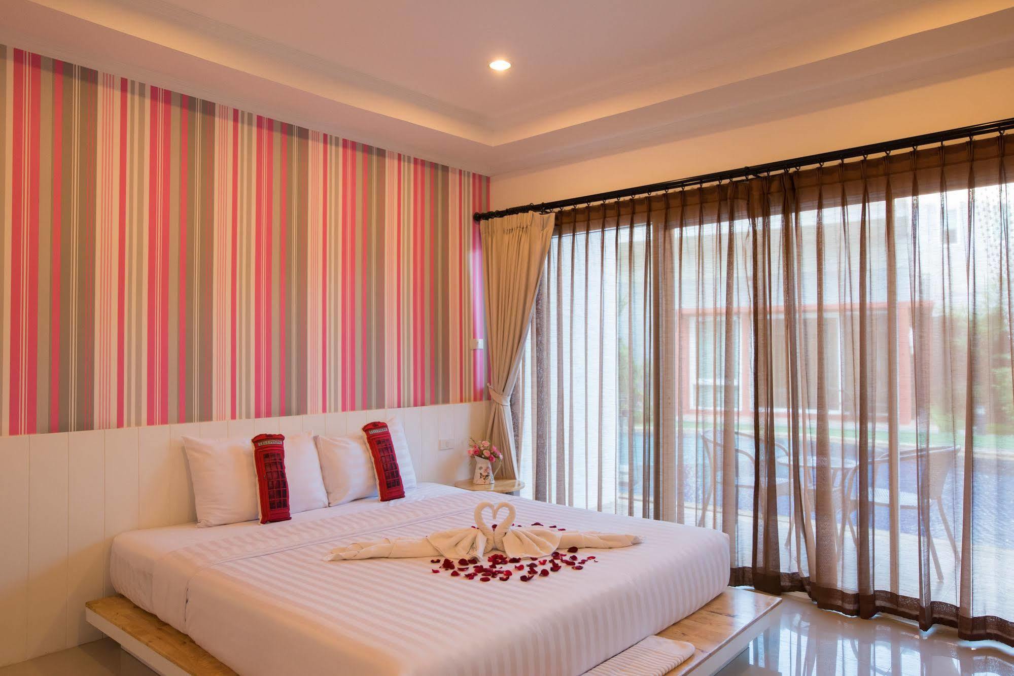 Hotel Milano Huahin Extérieur photo