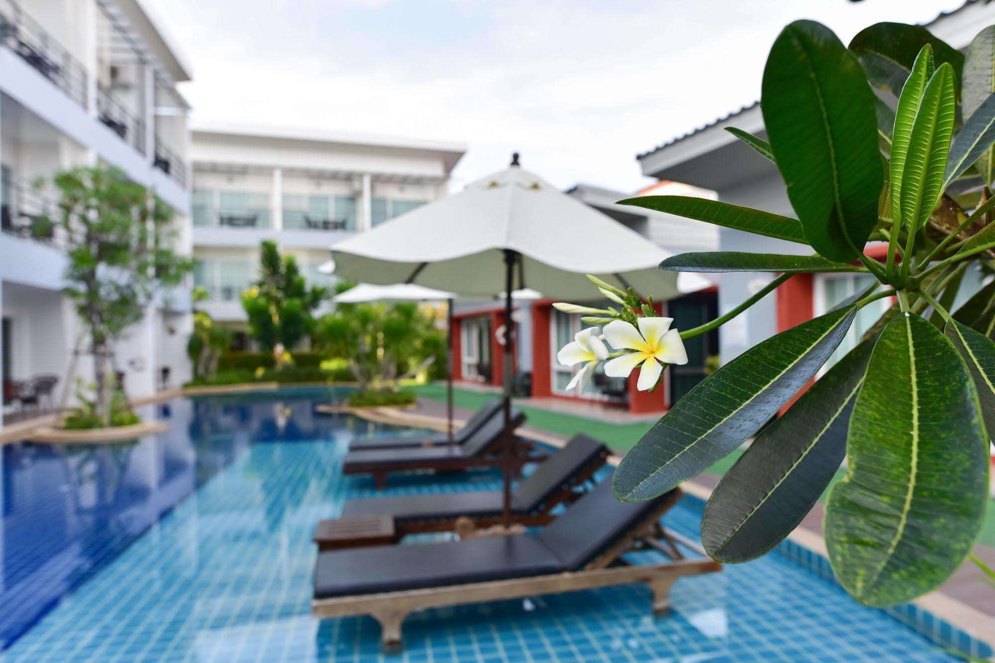 Hotel Milano Huahin Extérieur photo